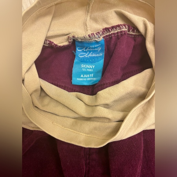 Dark red Old Navy maternity pants - Picture 3 of 4